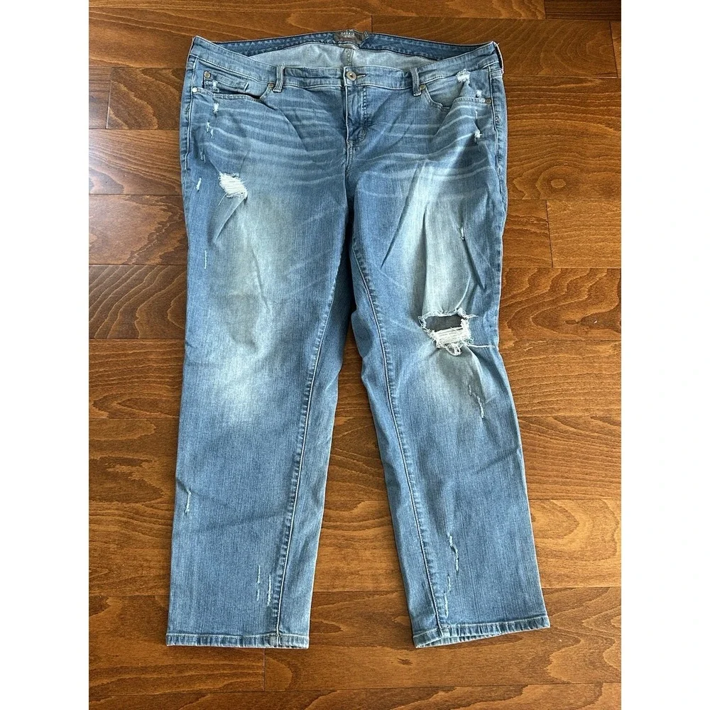Torrid Boyfriend Straight Mid-Rise Jean Karma Medium Wash Denim Sz 22 R Distress